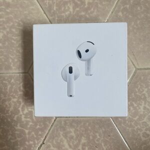 Apple AirPods (4th Generation)